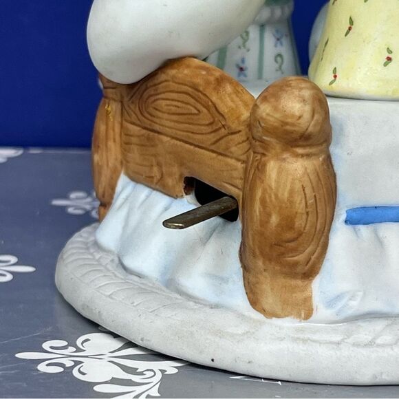 1987 Schmid Kitty Cucumber Thank Heavens For Little Girls Ceramic Music Box - Picture 6 of 12